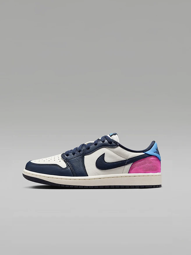 Shoe example with a pink accent panel.